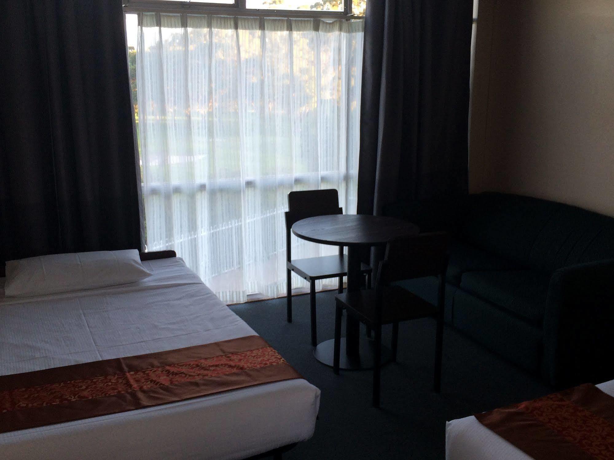 The Select Inn Ryde West Ryde Экстерьер фото